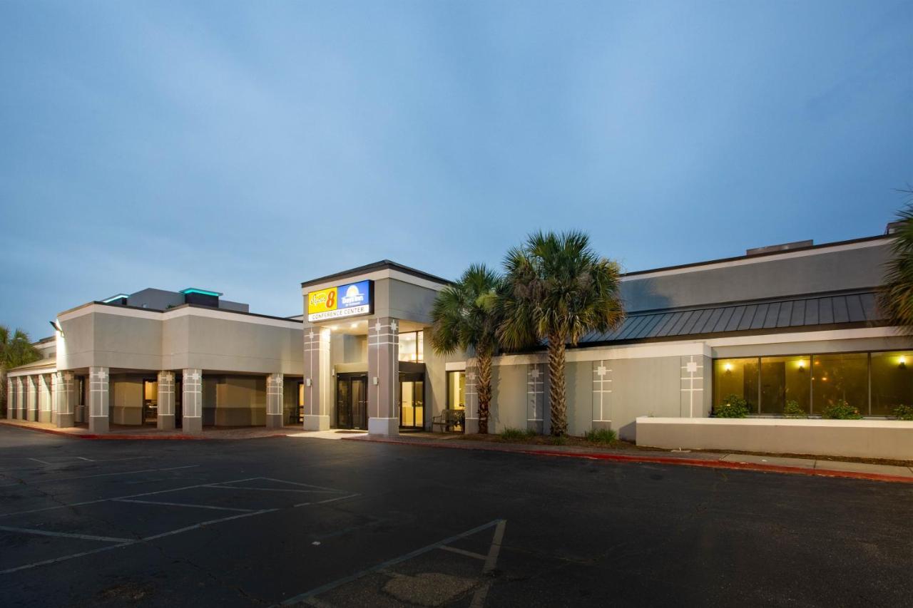 Super 8 By Wyndham Mobile I-65 Hotel Exterior foto