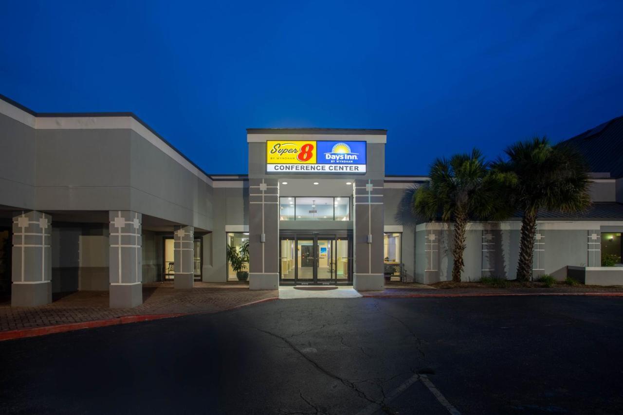 Super 8 By Wyndham Mobile I-65 Hotel Exterior foto